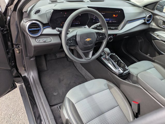 Used 2025 Chevrolet Trax LT image 13