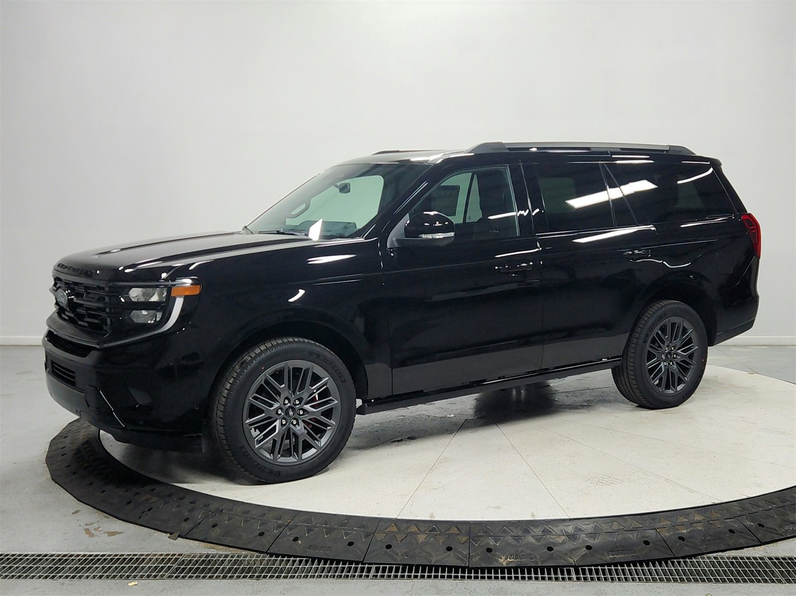 New 2025 Ford Expedition Platinum image 3