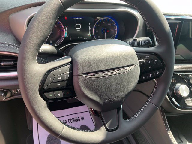 New 2027 Chrysler Pacifica Limited AWD/4WD image 15