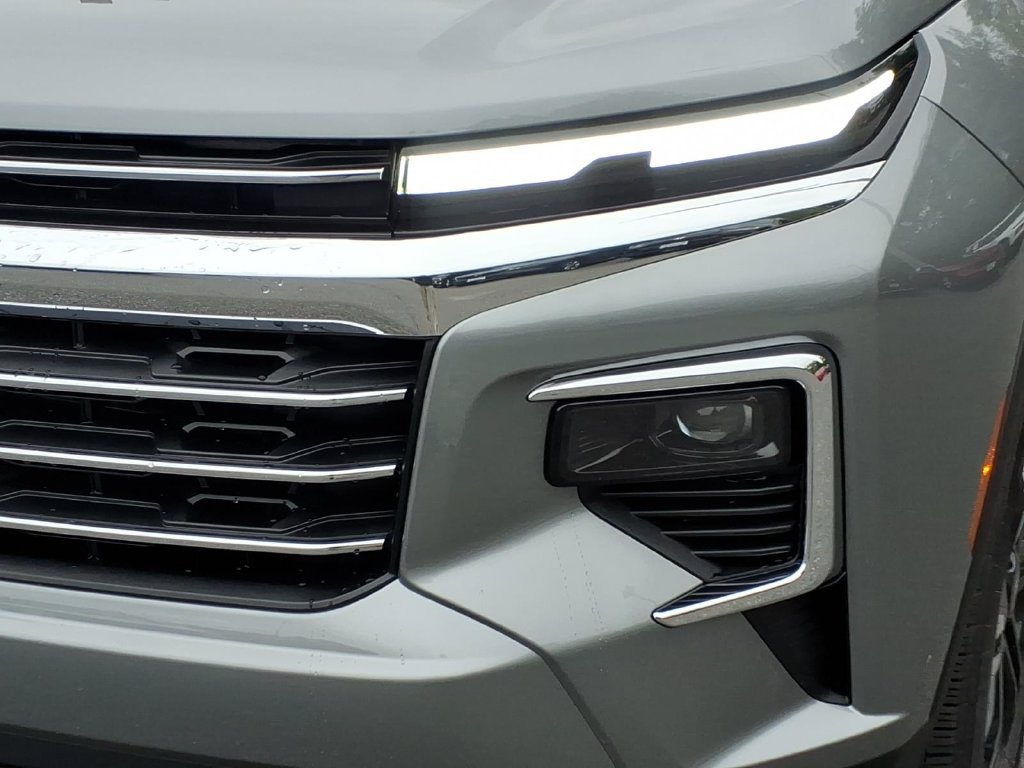 New 2027 Chevrolet Traverse LT w/ Sun and Wheel Package AWD/4WD image 8
