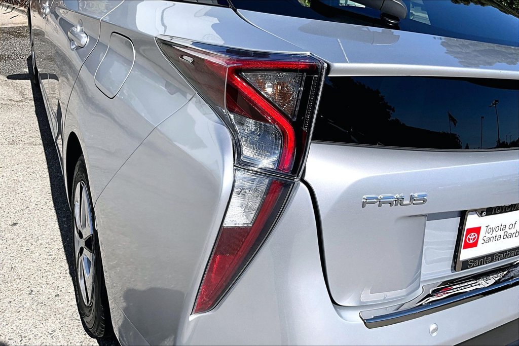 Used 2016 Toyota Prius Four w/ Advanced Technology Package FWD image 23