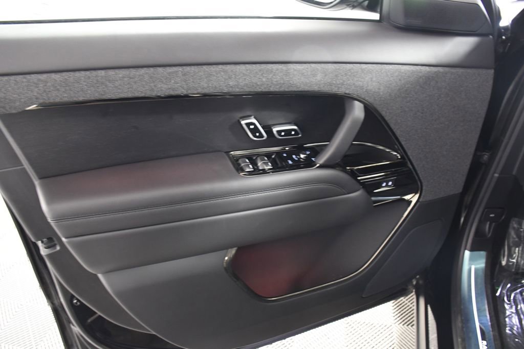 Certified 2025 Land Rover Range Rover Sport Dynamic SE image 14
