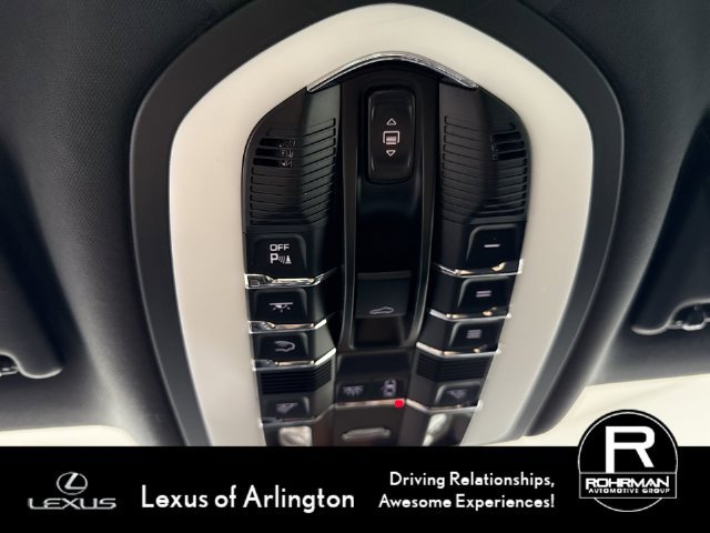 Used 2019 Porsche Macan AWD/4WD image 10