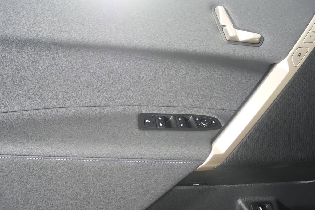 New 2026 BMW iX xDrive45 image 8