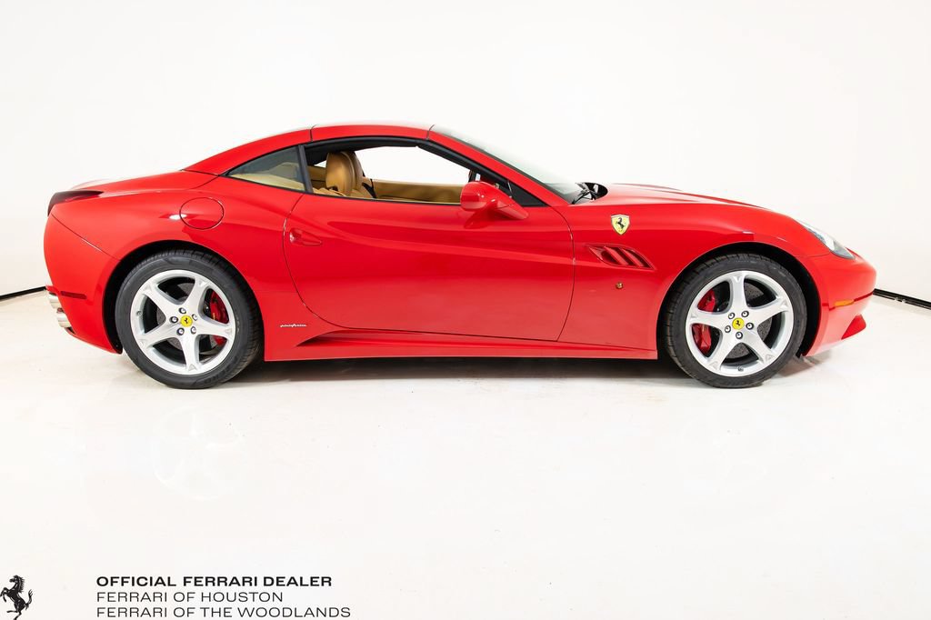 Used 2010 Ferrari California RWD image 28