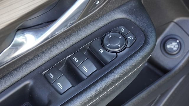 Used 2024 GMC Terrain SLT image 21