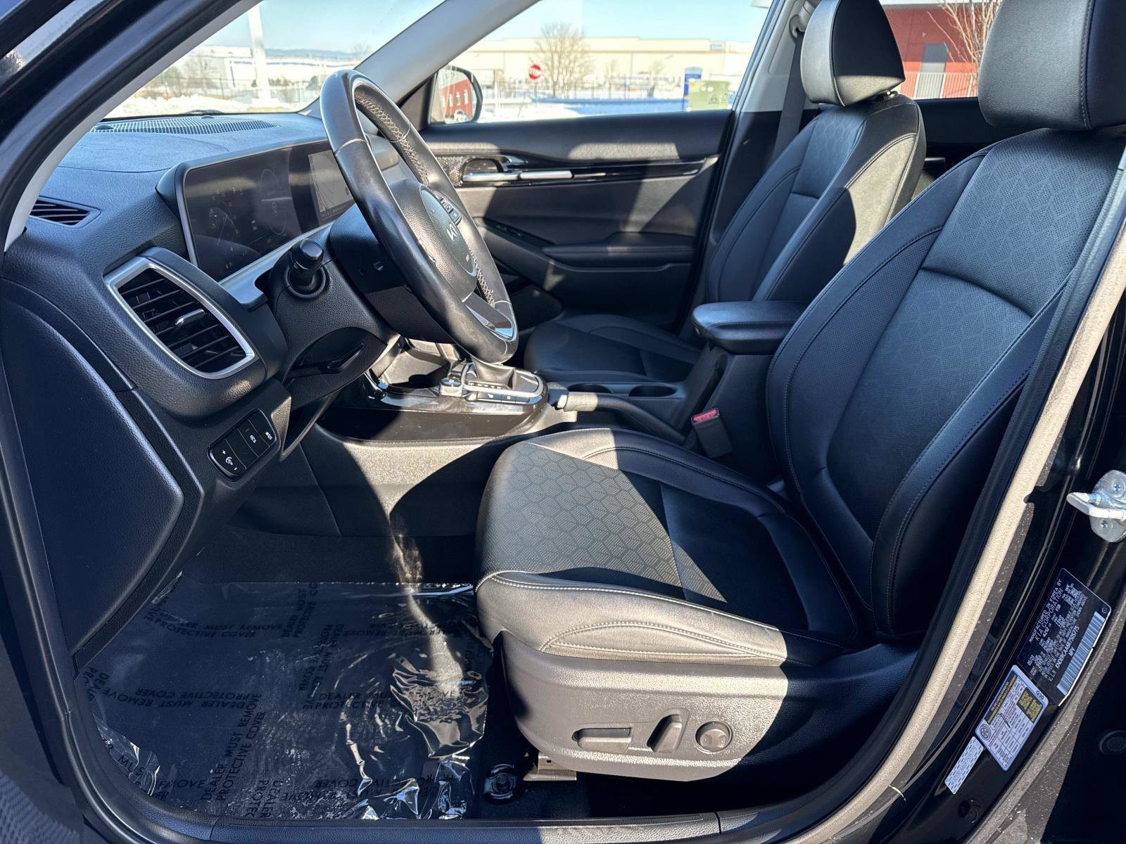 Used 2024 Kia Seltos EX image 23