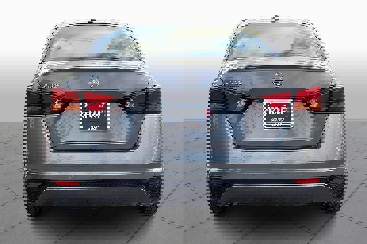 Used 2025 Nissan Altima 2.5 SV FWD image 5