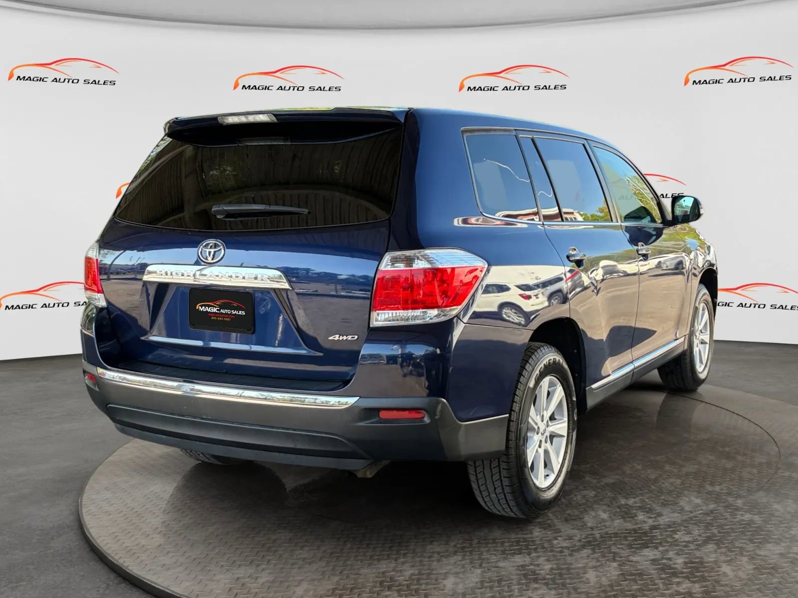 Used 2013 Toyota Highlander 4WD w/ Cold Weather Pkg image 10