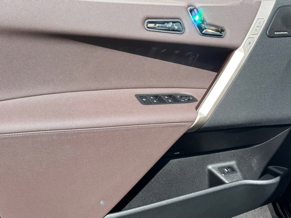 Certified 2023 BMW iX xDrive50 w/ Premium Package image 18