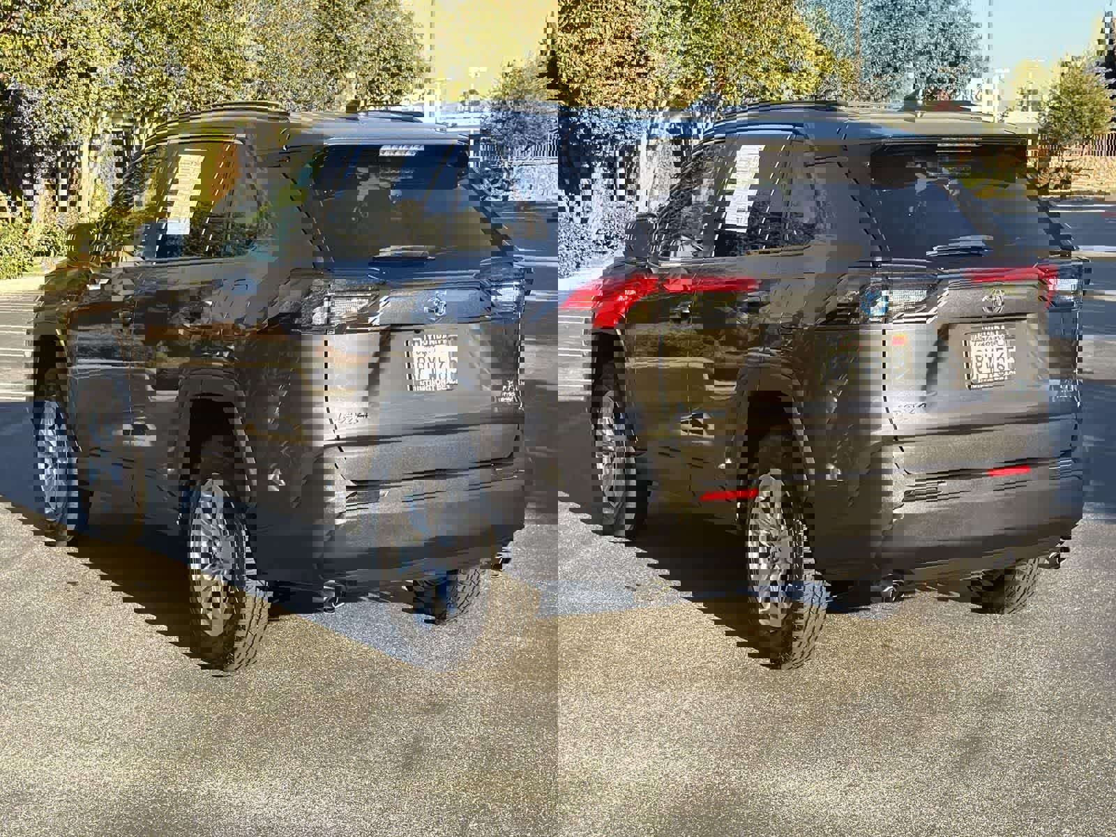 Used 2020 Toyota RAV4 XLE image 6