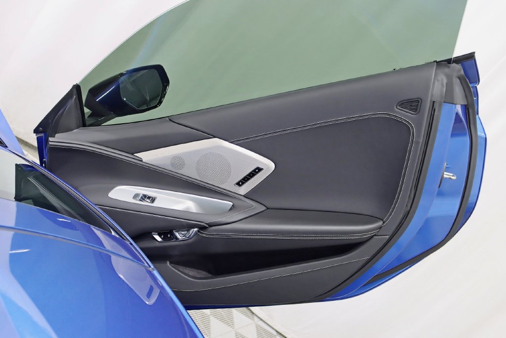 Used 2020 Chevrolet Corvette Stingray Preferred Cpe w/ 2LT Preferred Equipment Group RWD image 33