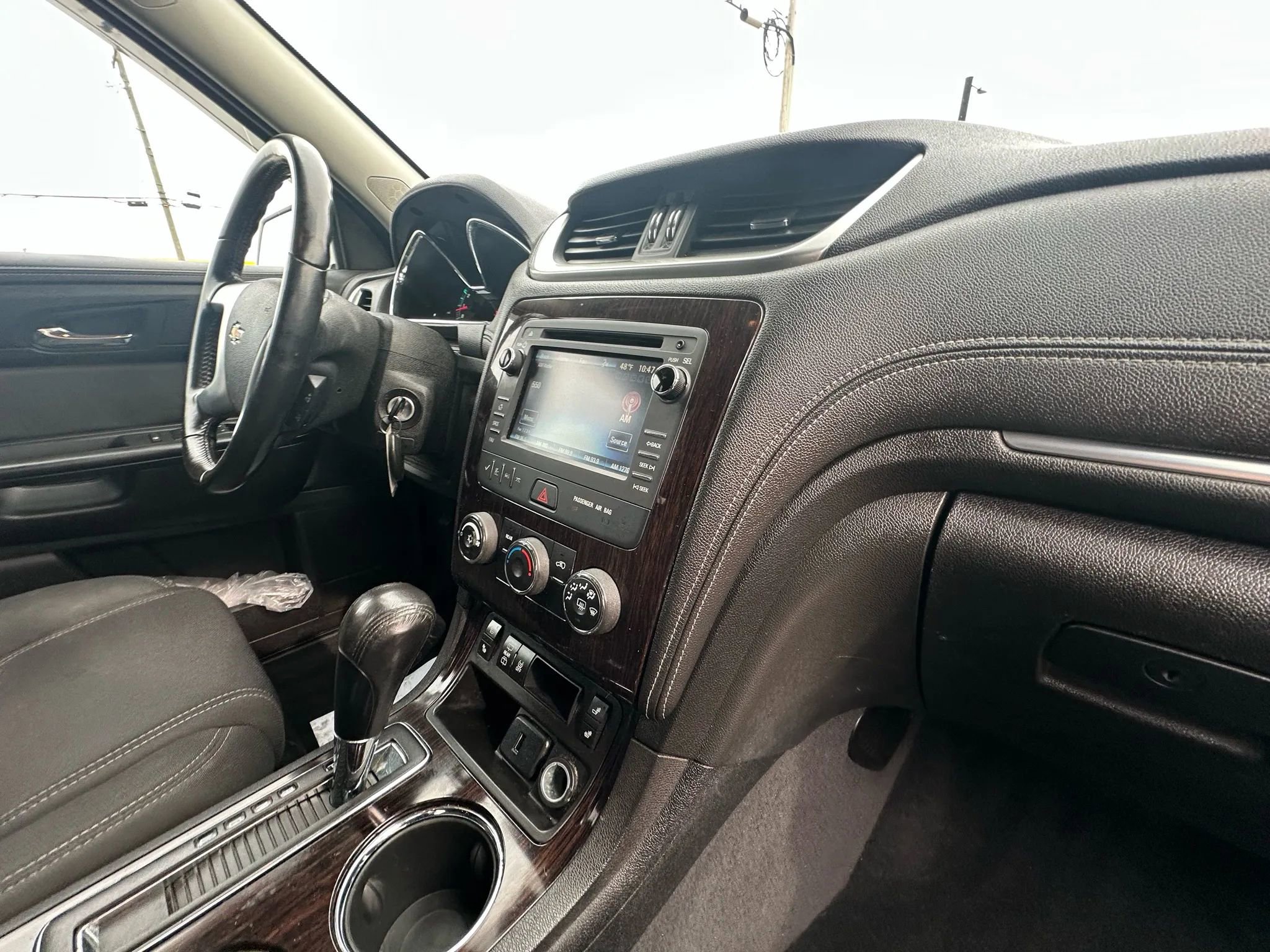 Used 2017 Chevrolet Traverse LT w/ Style and Technology Package image 34