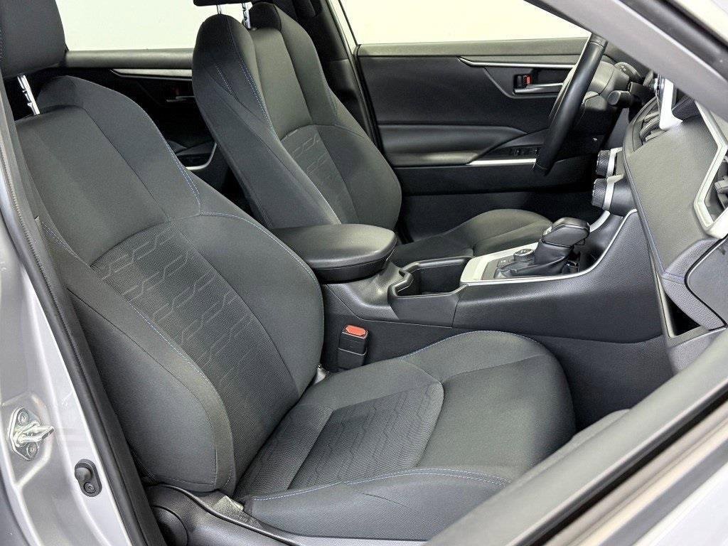 Used 2024 Toyota RAV4 SE image 14