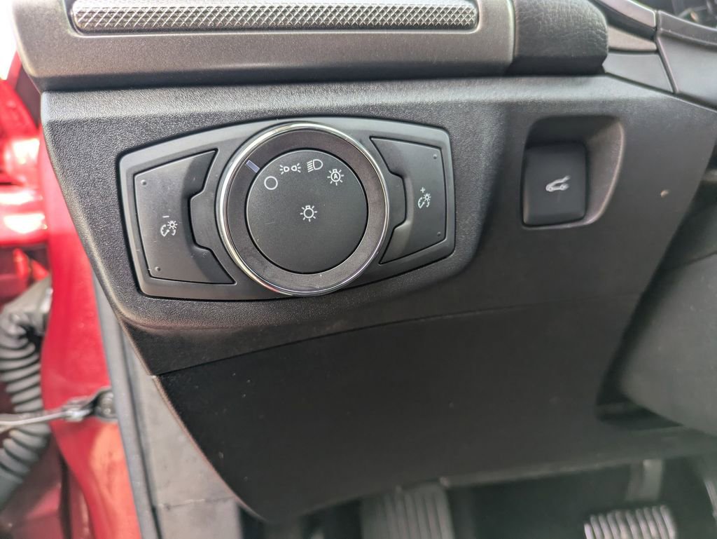 Used 2019 Ford Fusion SE image 17