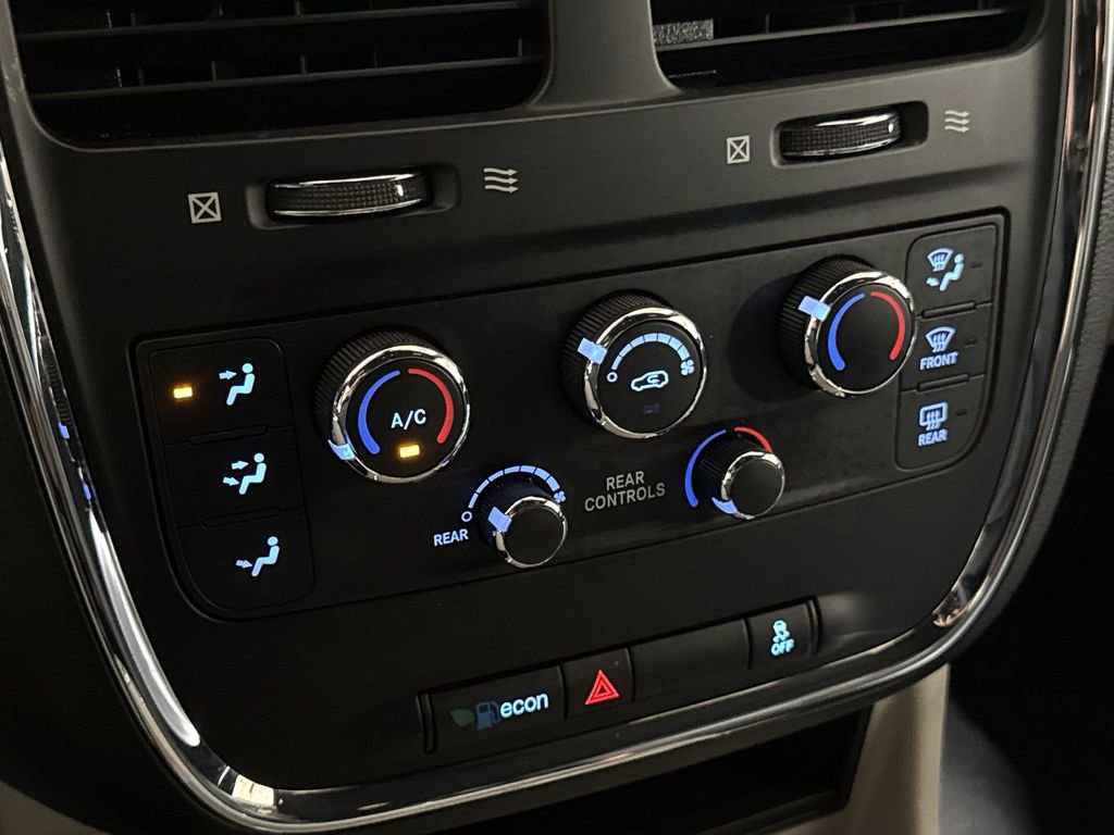 Used 2019 Dodge Grand Caravan SXT FWD image 16