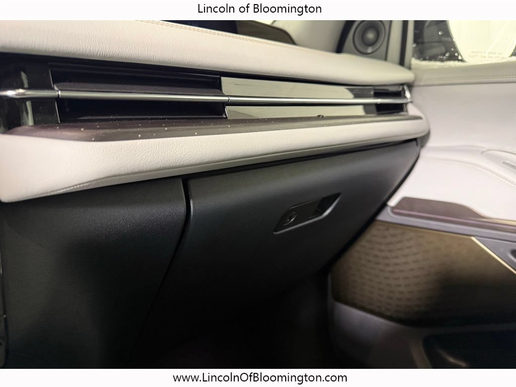 New 2025 Lincoln Navigator L Black Label AWD/4WD image 35