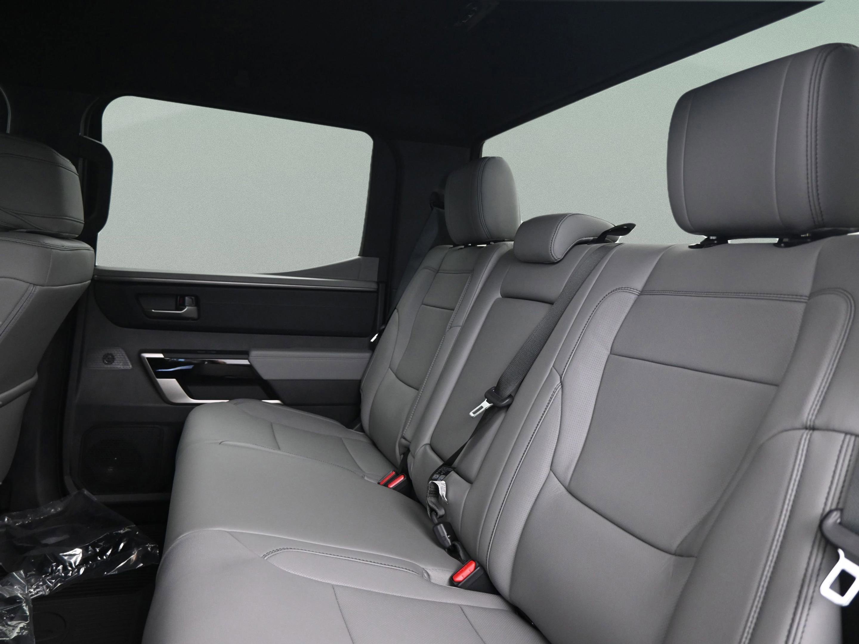 New 2026 Toyota Tundra Limited AWD/4WD image 32