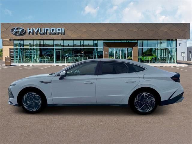 New 2026 Hyundai Sonata SEL FWD image 3