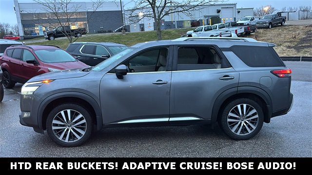 Used 2022 Nissan Pathfinder Platinum w/ Cargo Package image 3