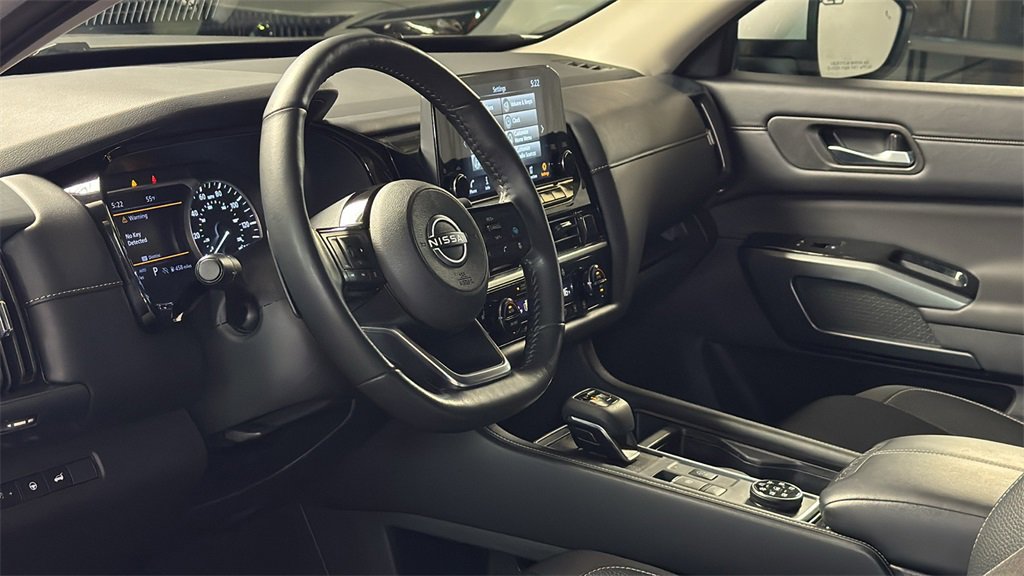 Used 2024 Nissan Pathfinder SL image 28