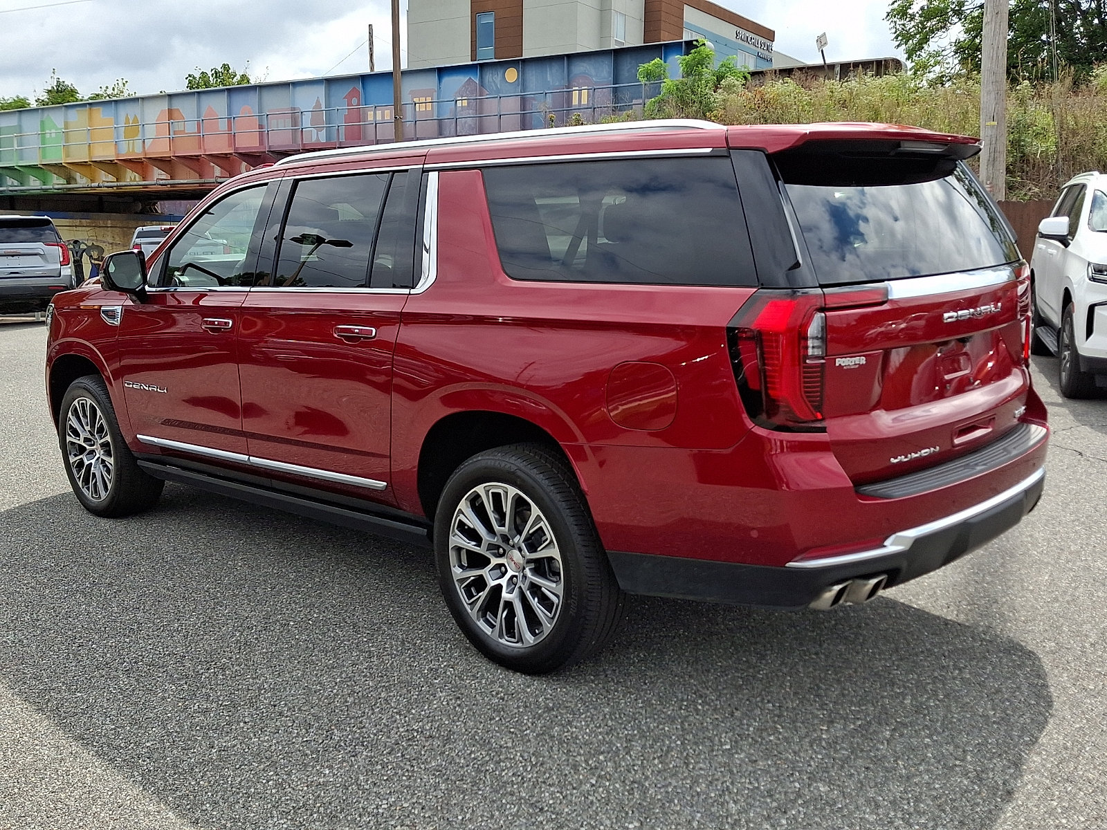 Certified 2026 GMC Yukon XL Denali w/ Sun & Power Step Package AWD/4WD image 4