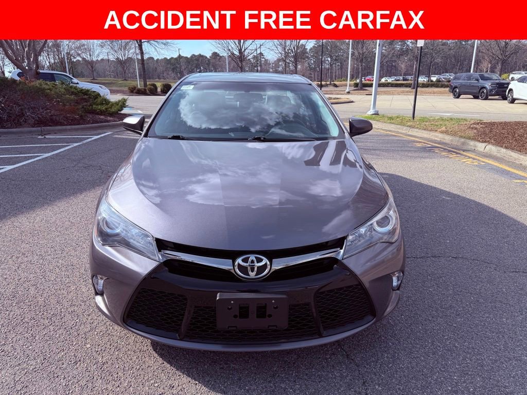 Used 2016 Toyota Camry SE w/ Moonroof Package image 2