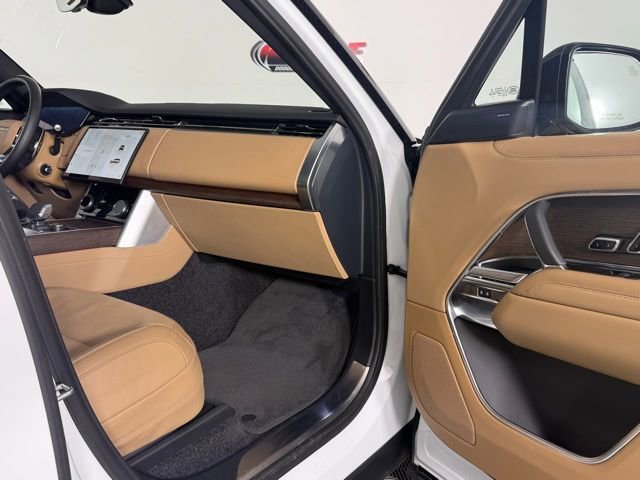 Used 2023 Land Rover Range Rover SE image 33