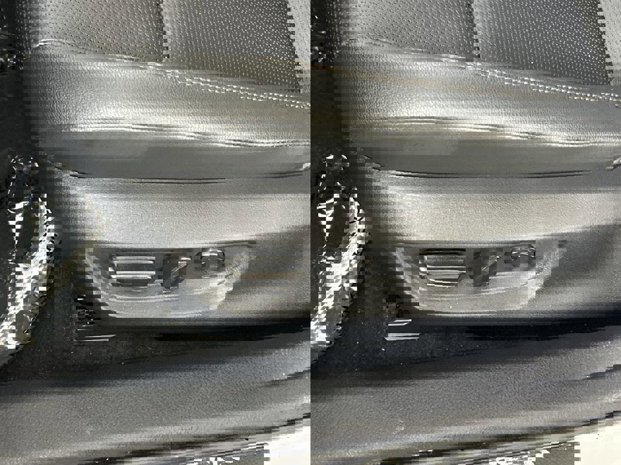 Used 2025 Toyota Camry XLE image 19