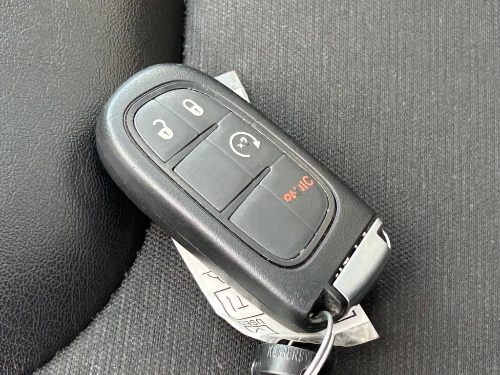 Used 2022 Jeep Cherokee Trailhawk w/ Sun, Sound & Nav Group AWD/4WD image 51