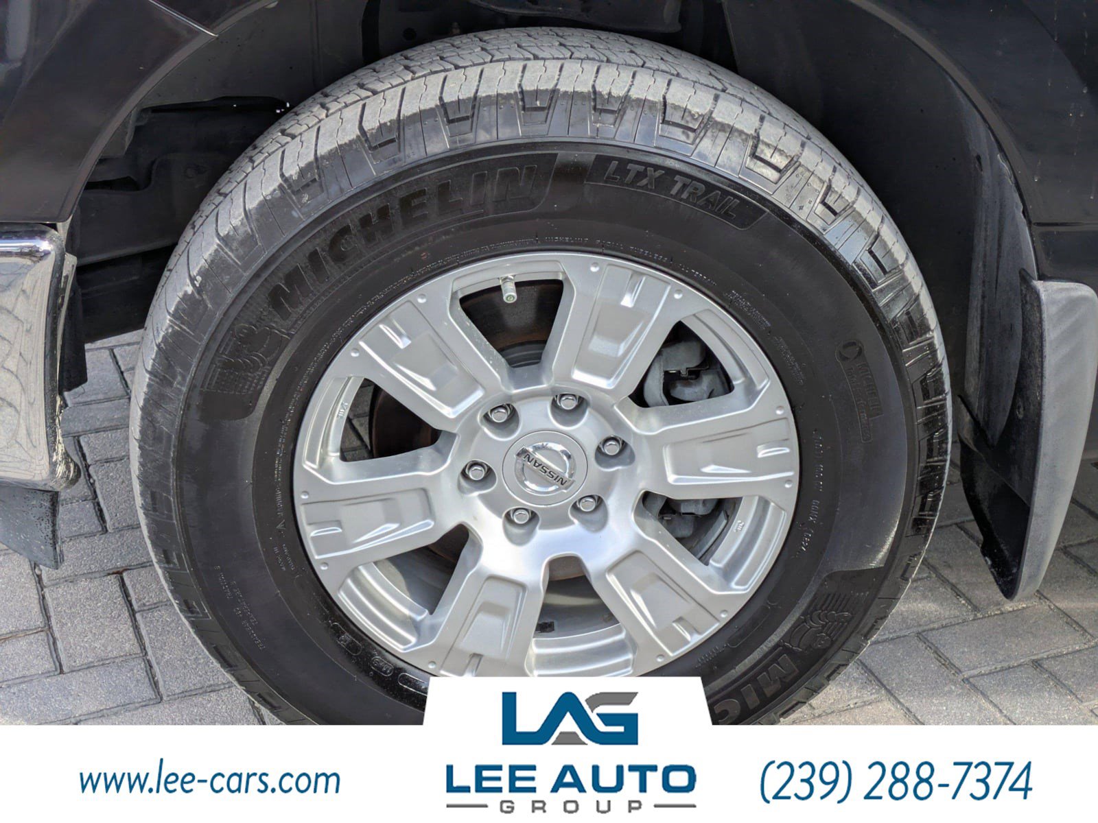 Used 2017 Nissan Titan SV AWD/4WD image 9