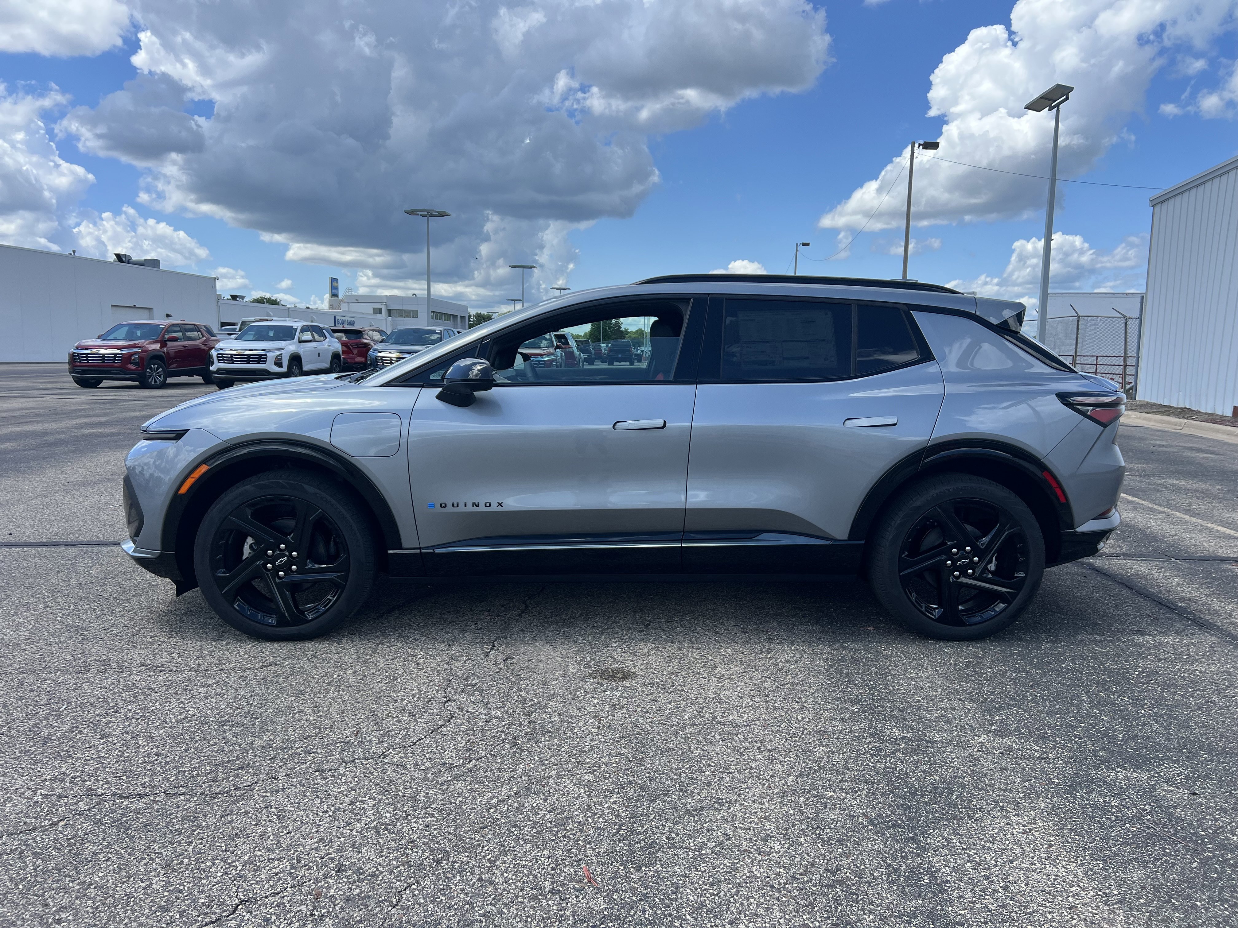 New 2025 Chevrolet Equinox EV RS image 2