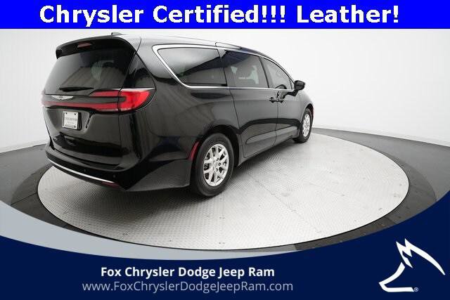 Certified 2024 Chrysler Pacifica Touring-L image 36