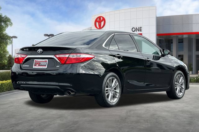 Used 2017 Toyota Camry SE FWD image 5