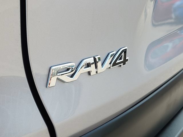 Used 2025 Toyota RAV4 XLE AWD/4WD image 30