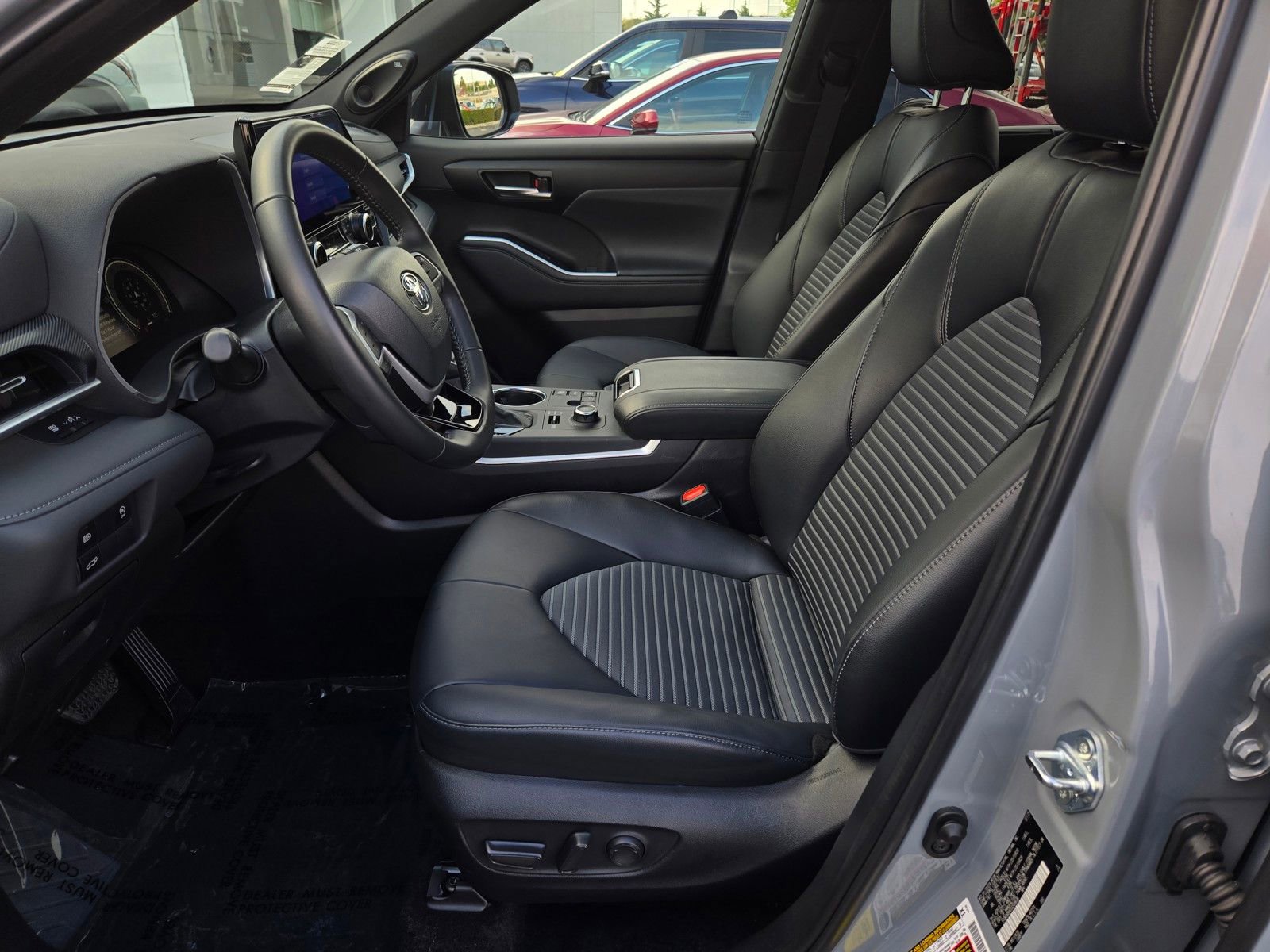 Certified 2025 Toyota Highlander XSE AWD/4WD image 15