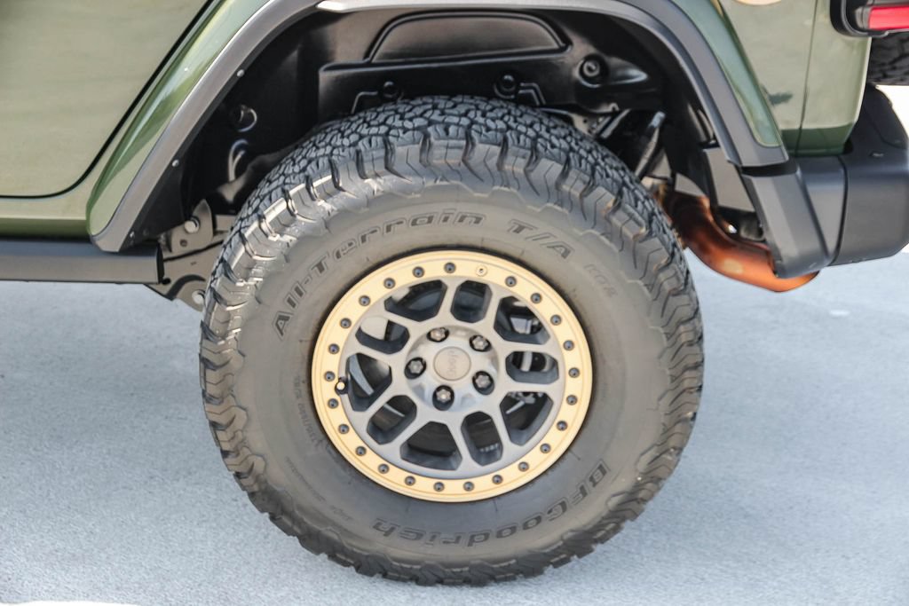 Used 2022 Jeep Wrangler Unlimited Rubicon w/ Xtreme Recon 35" Tire Package AWD/4WD image 11