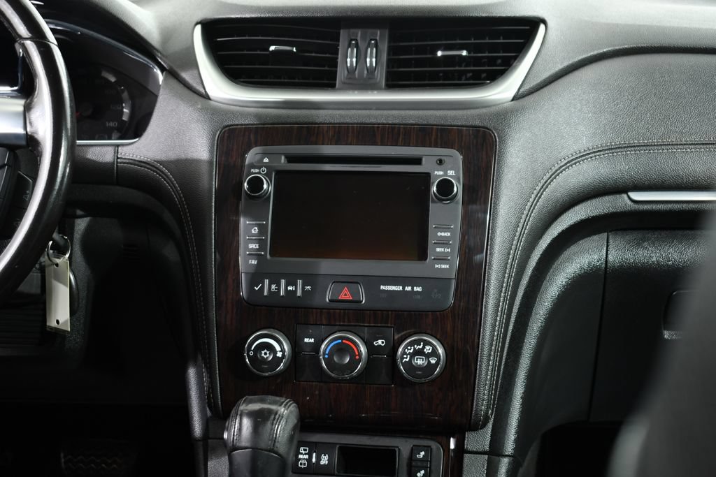 Used 2017 Chevrolet Traverse LT w/ Style and Technology Package FWD image 9
