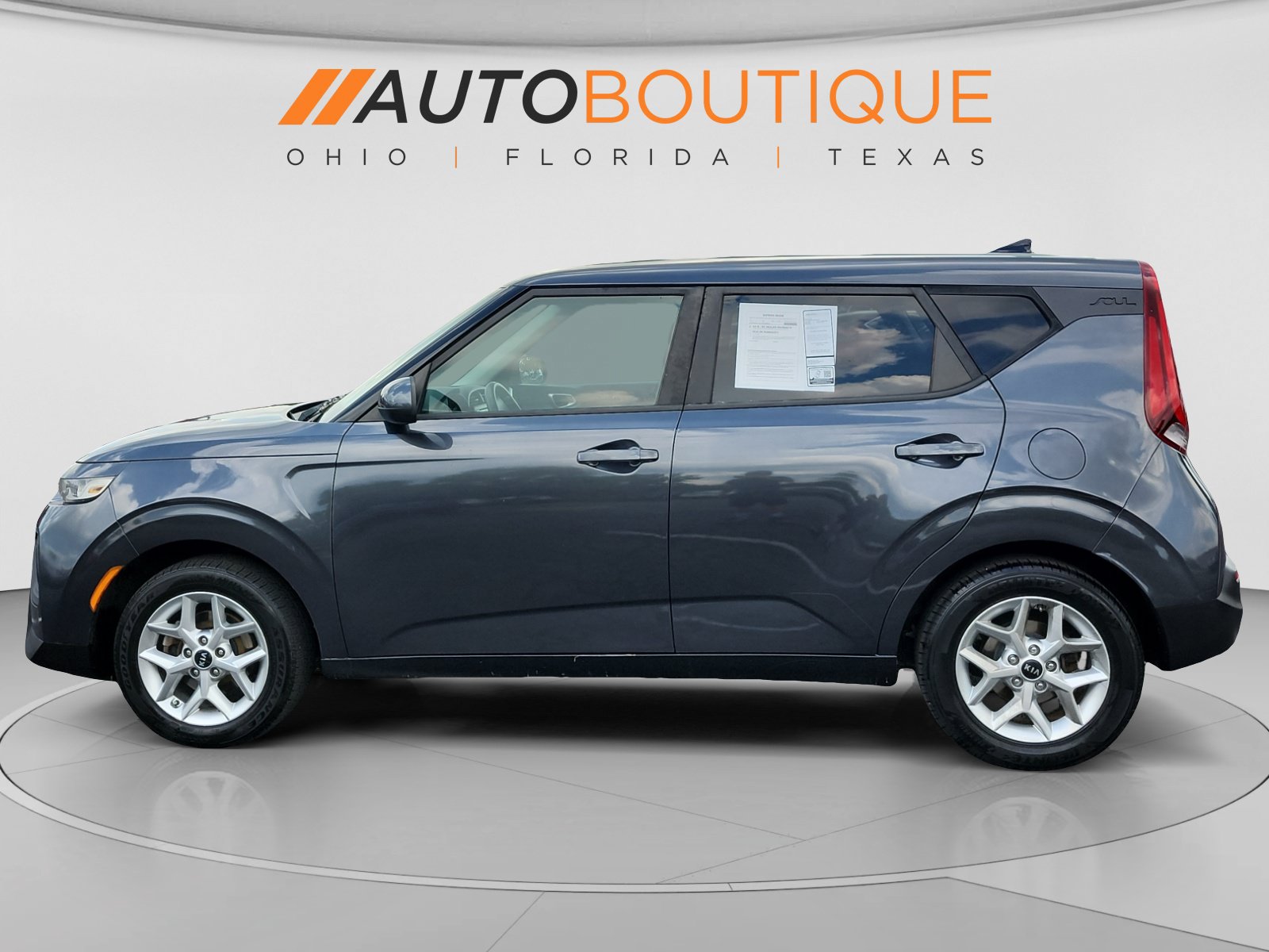 Used 2021 Kia Soul S FWD image 2