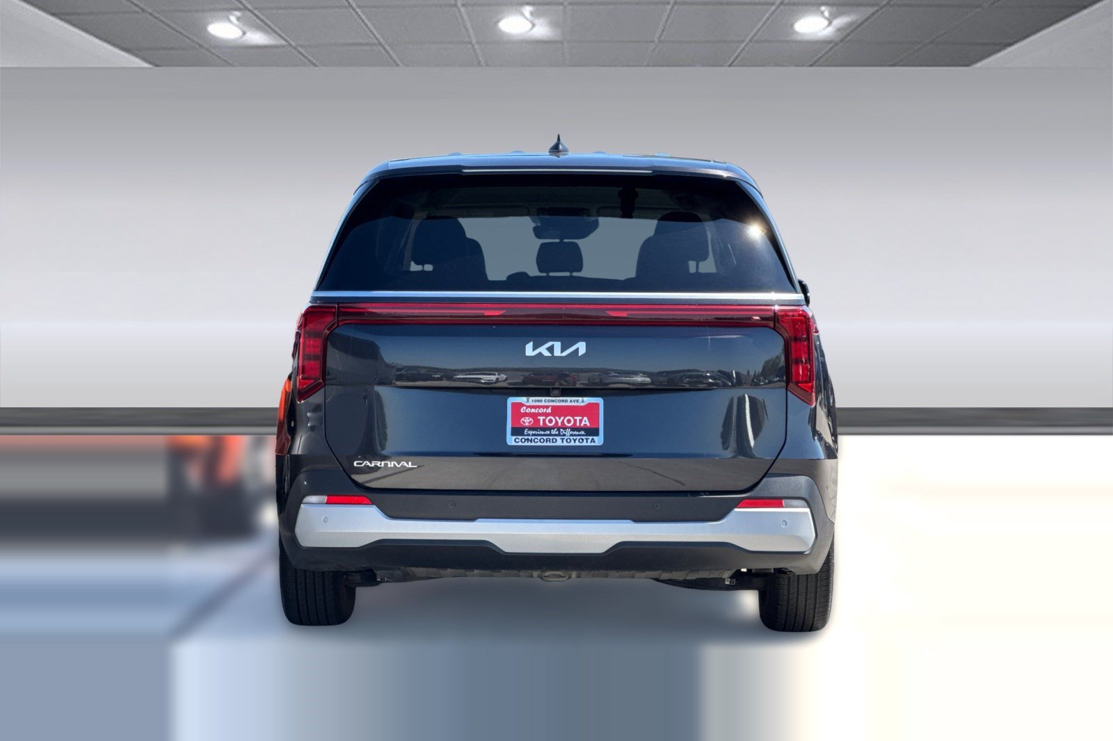 Used 2026 Kia Carnival FWD image 10