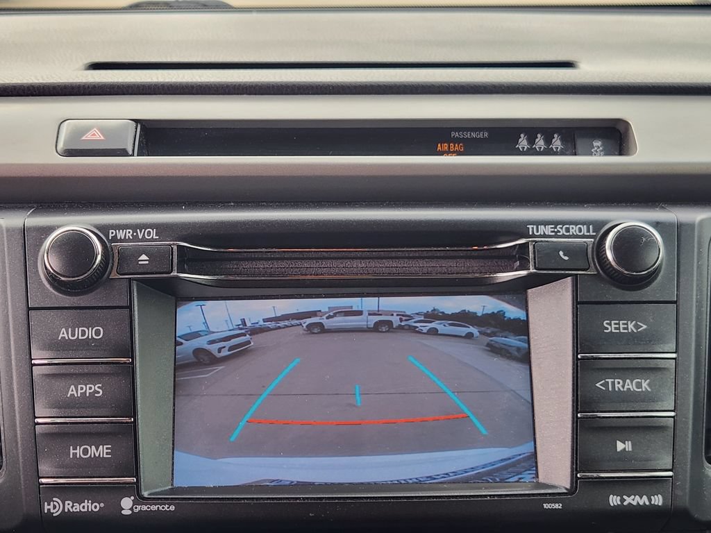 Used 2018 Toyota RAV4 XLE FWD image 16