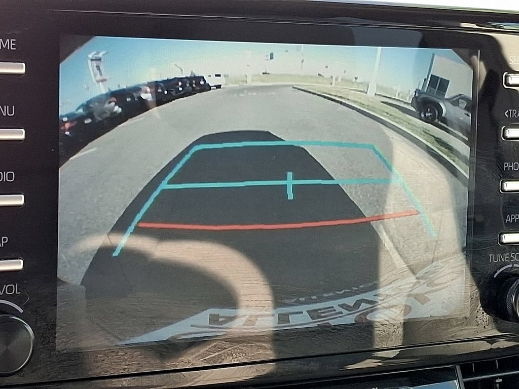 Used 2024 Toyota Sienna LE FWD image 21