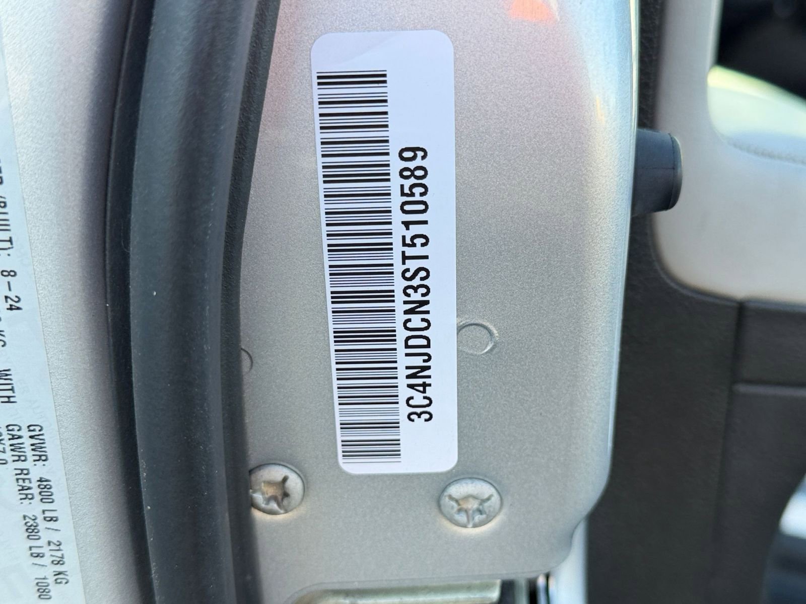 Used 2025 Jeep Compass Limited image 29