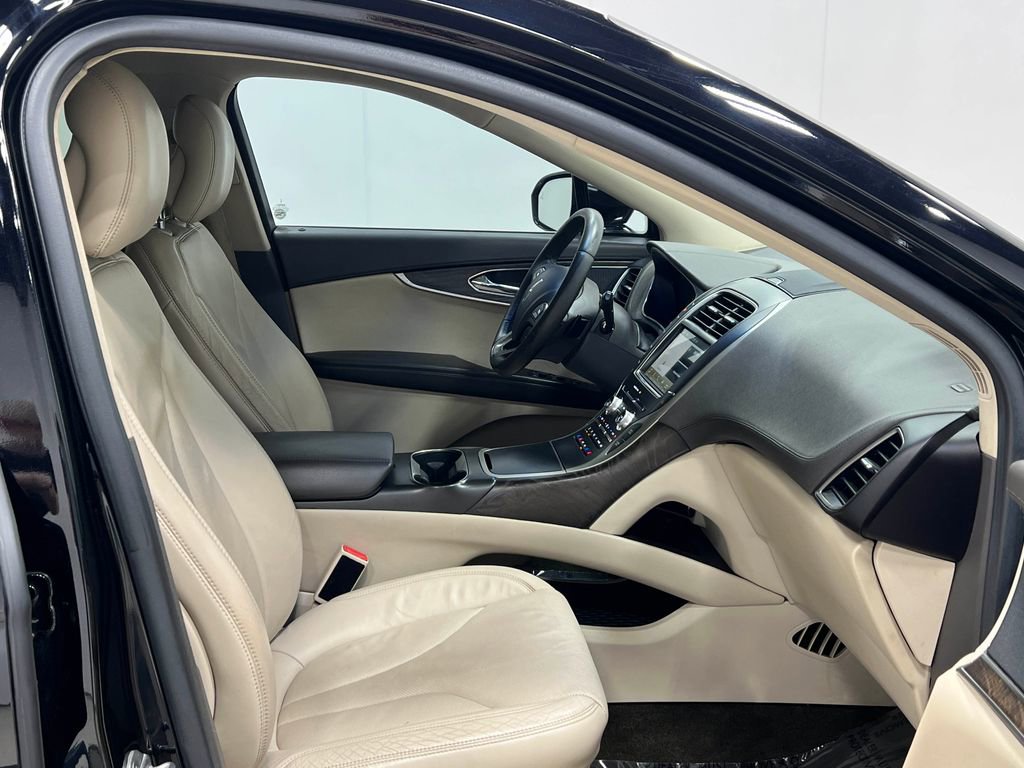 Used 2016 Lincoln MKX Reserve w/ Driver Assistance Package image 34