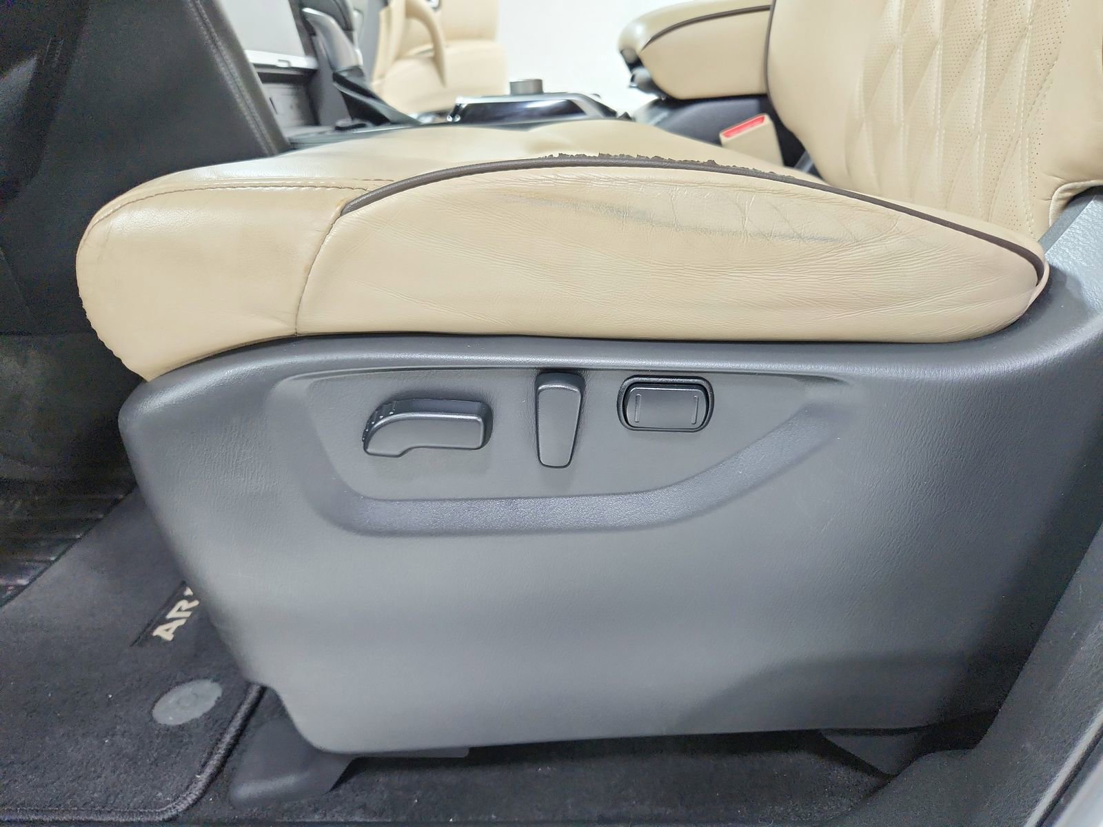 Used 2021 Nissan Armada Platinum w/ Captain's Chairs Package image 20