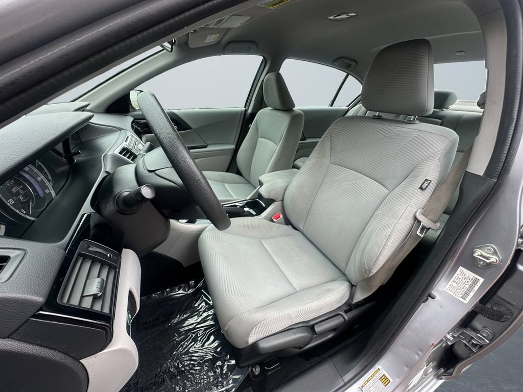 Used 2017 Honda Accord LX image 9