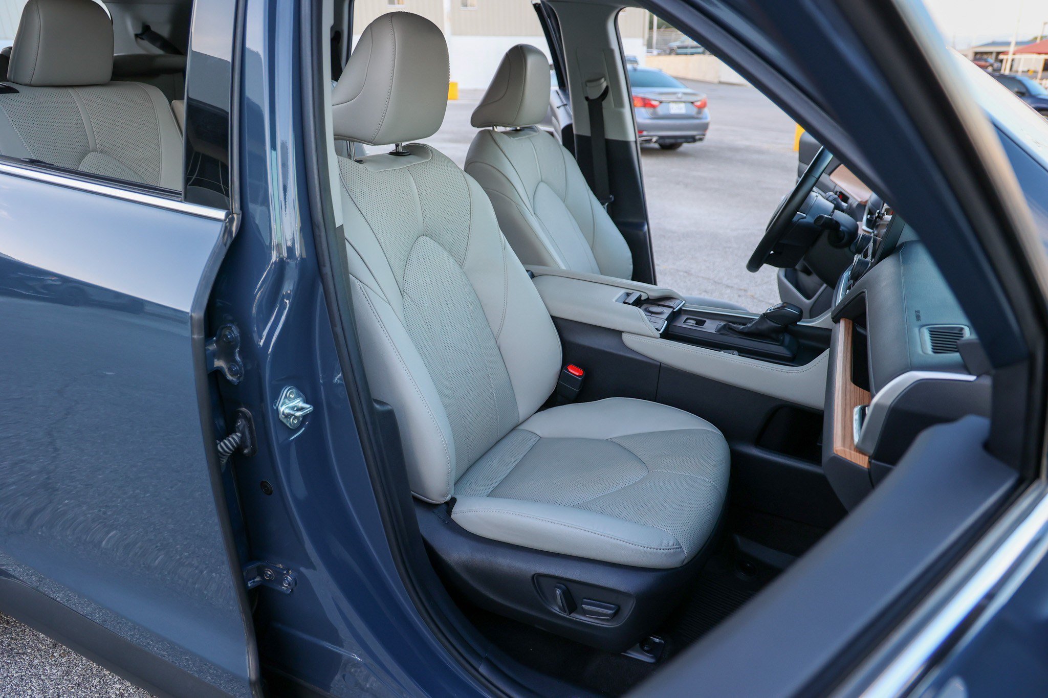 Certified 2024 Toyota Grand Highlander FWD image 44