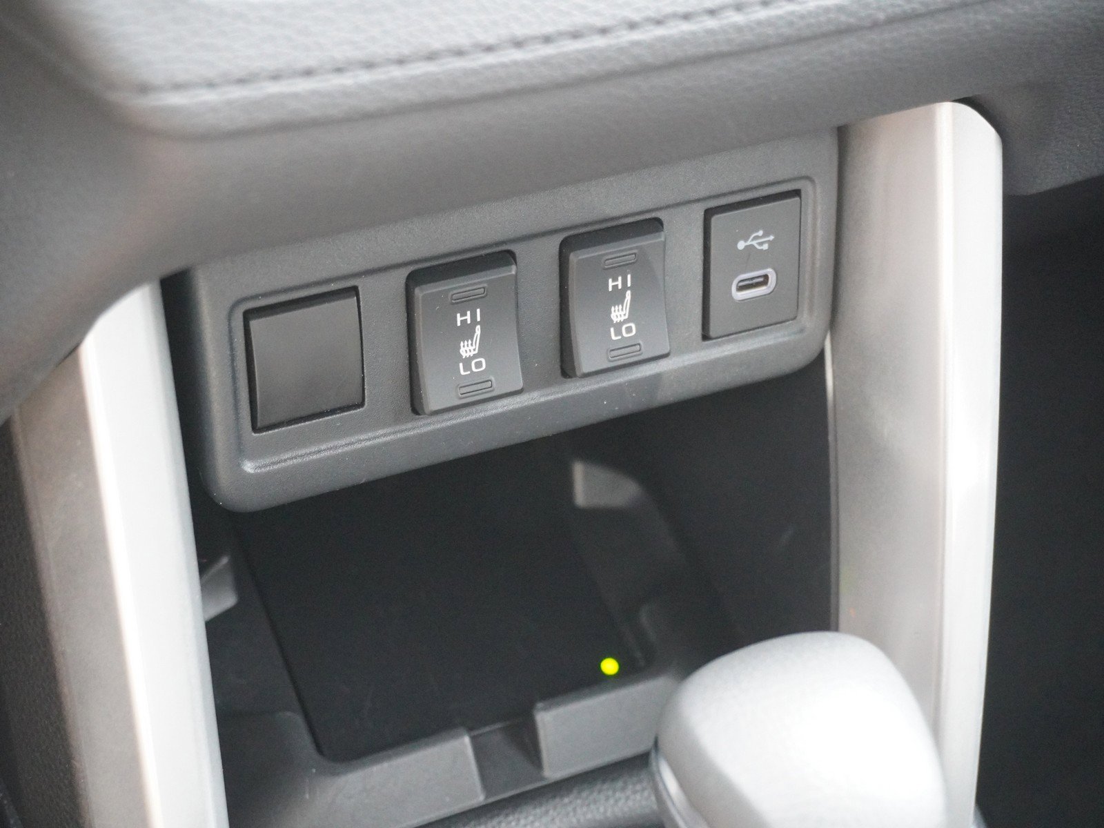 Used 2024 Toyota Corolla Cross XLE w/ Convenience Package image 24