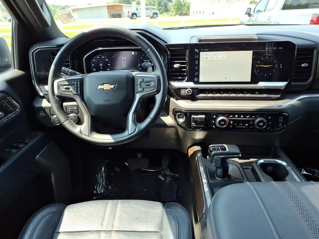 Used 2023 Chevrolet Silverado 1500 High Country AWD/4WD image 17