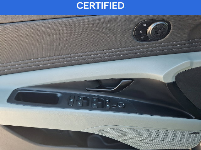 Certified 2025 Hyundai Elantra Limited FWD image 12